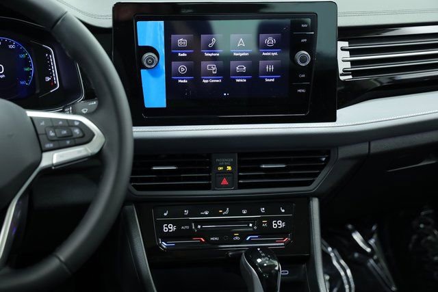 New 2025 Volkswagen Jetta SEL image 17