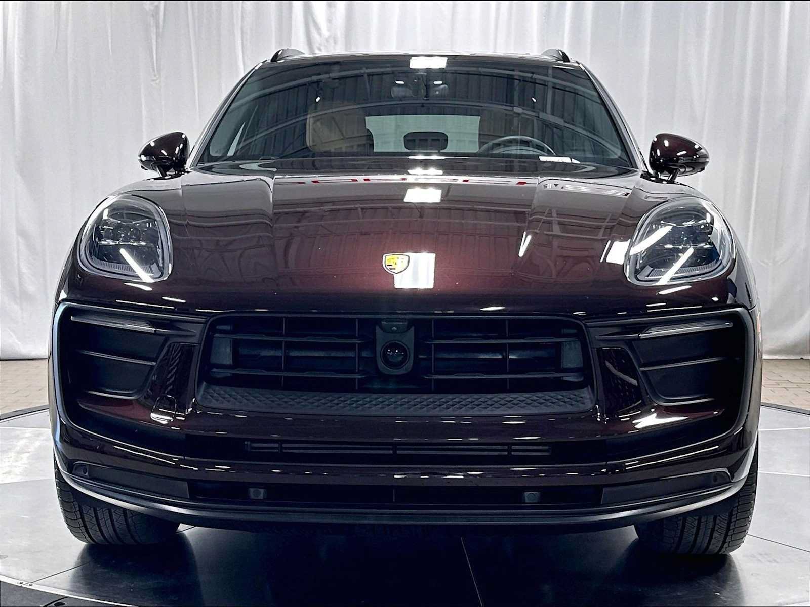 Used 2026 Porsche Macan AWD/4WD image 12
