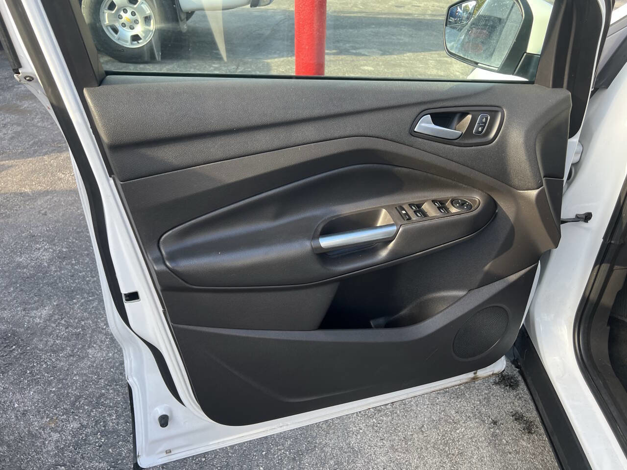 Used 2018 Ford Escape SE image 11