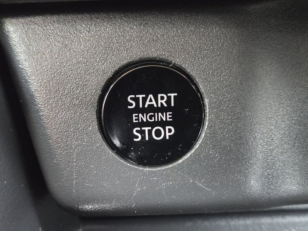 Used 2025 Nissan Rogue SV AWD/4WD image 22