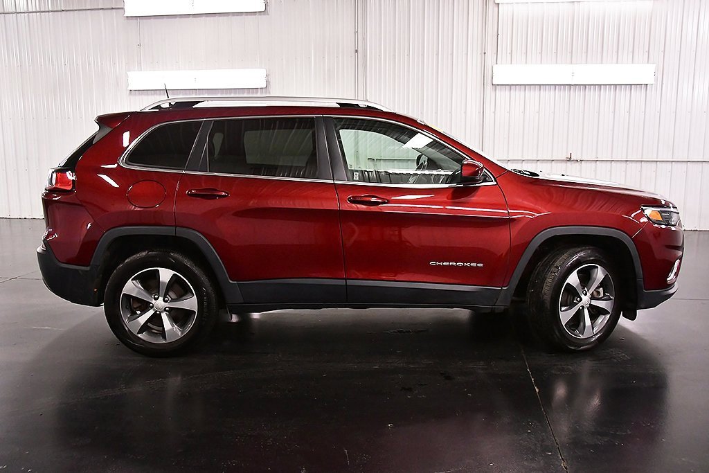 Used 2019 Jeep Cherokee Limited image 8