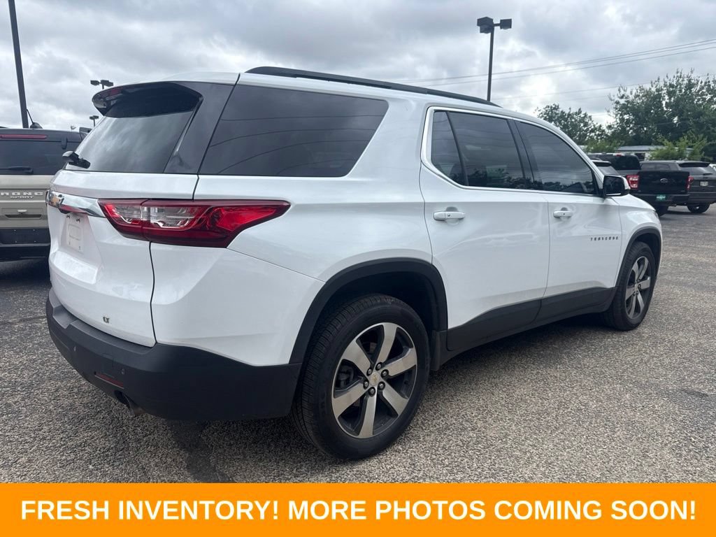 Used 2019 Chevrolet Traverse LT w/ LT Premium Package AWD/4WD image 2