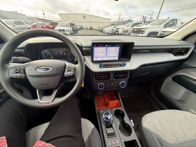 Used 2023 Ford Maverick XLT image 11