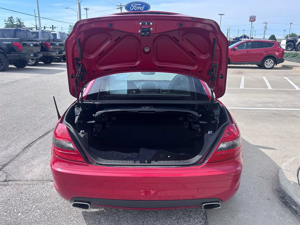 Used 2011 Mercedes-Benz SLK 300 image 13