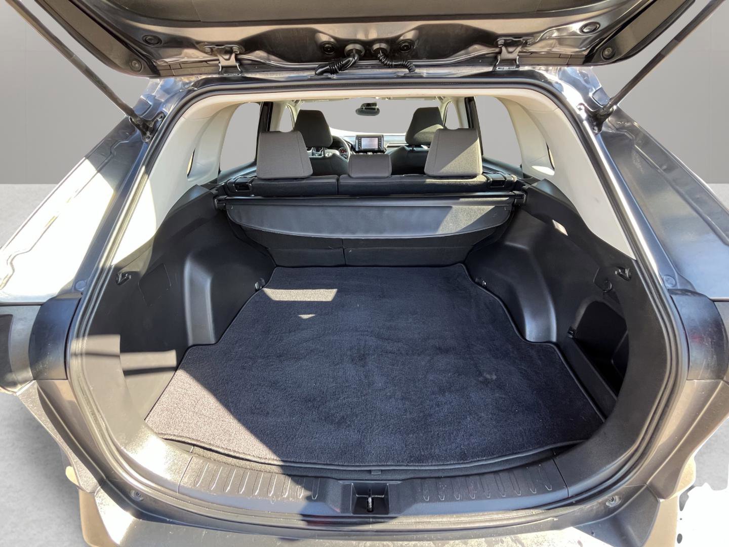 Used 2022 Toyota RAV4 XLE image 33