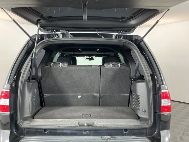 Used 2012 Lincoln Navigator 4WD image 28