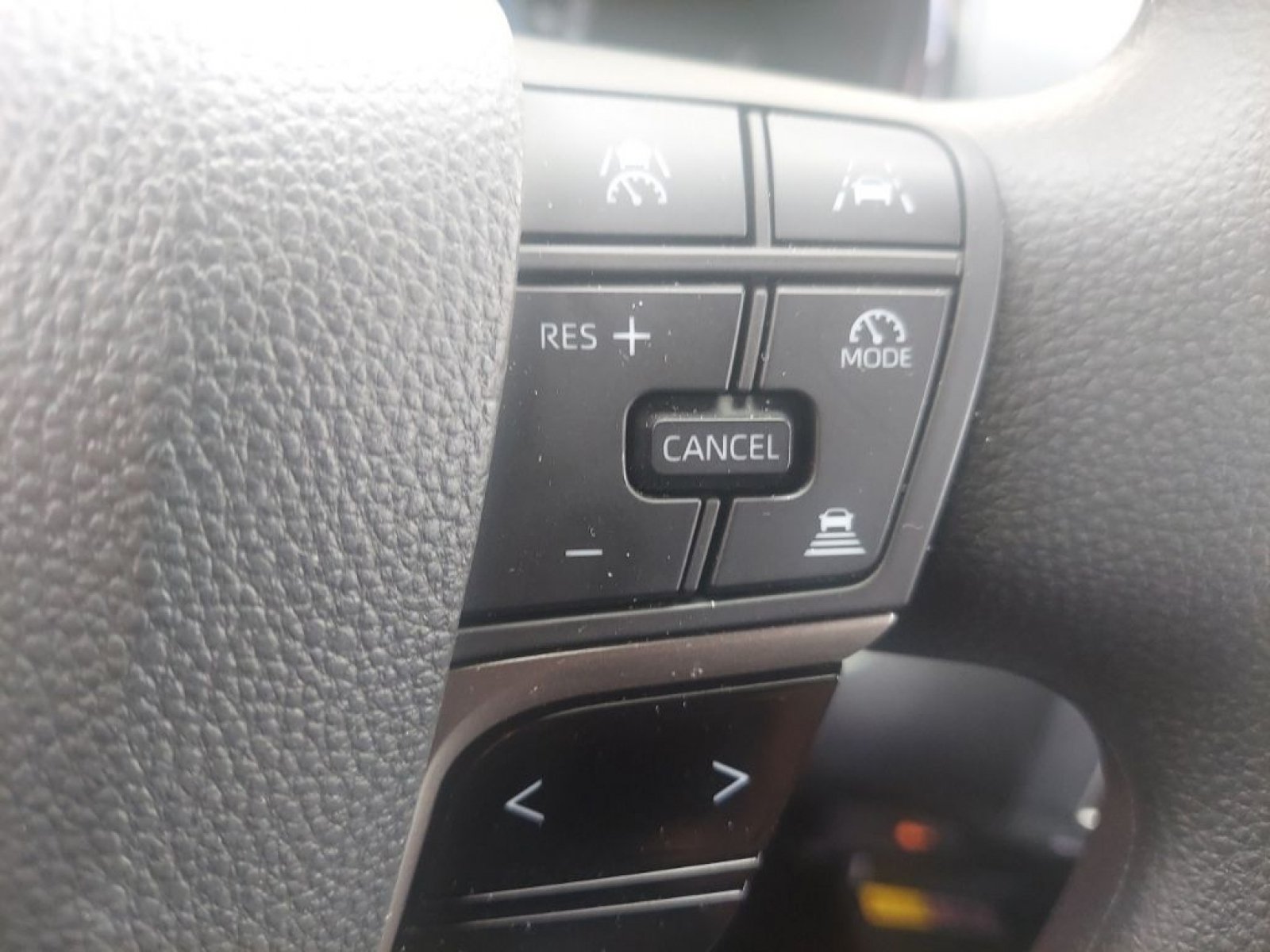 Used 2025 Toyota Camry LE FWD image 10