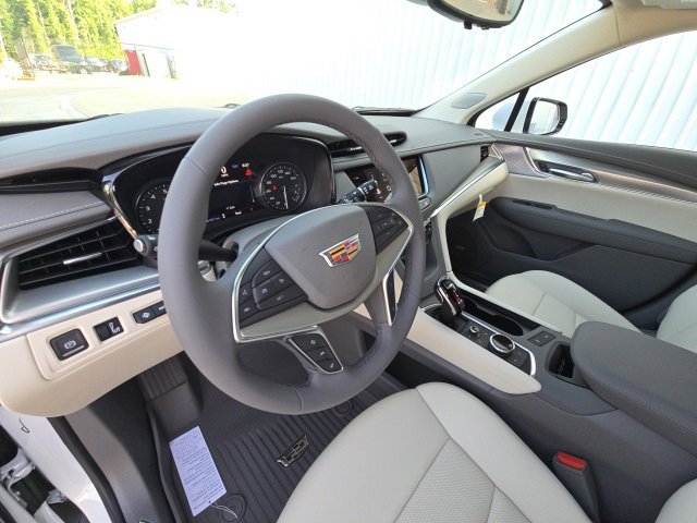 New 2025 Cadillac XT5 Premium Luxury w/ Technology Package image 12