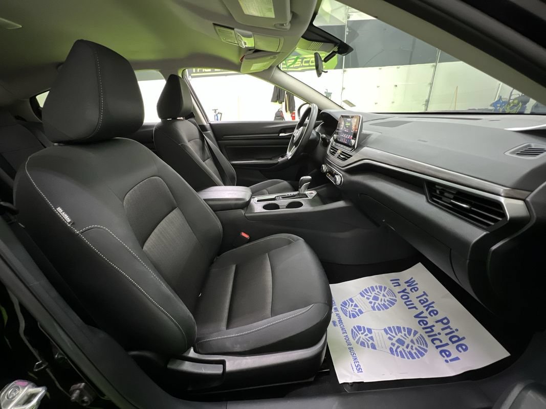 Used 2025 Nissan Altima 2.5 SV FWD image 27