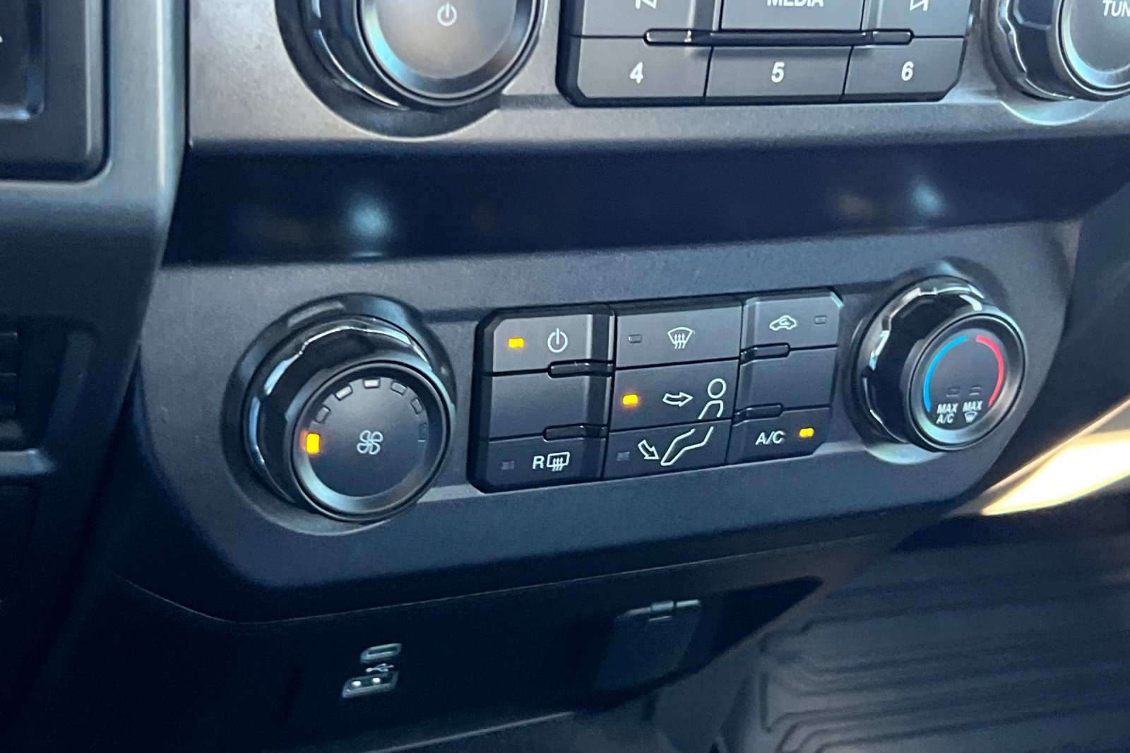 Certified 2022 Ford F350 XLT w/ Black Appearance Package AWD/4WD image 22