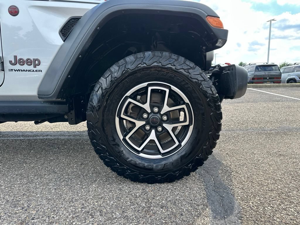 Used 2024 Jeep Wrangler Unlimited Rubicon AWD/4WD image 16