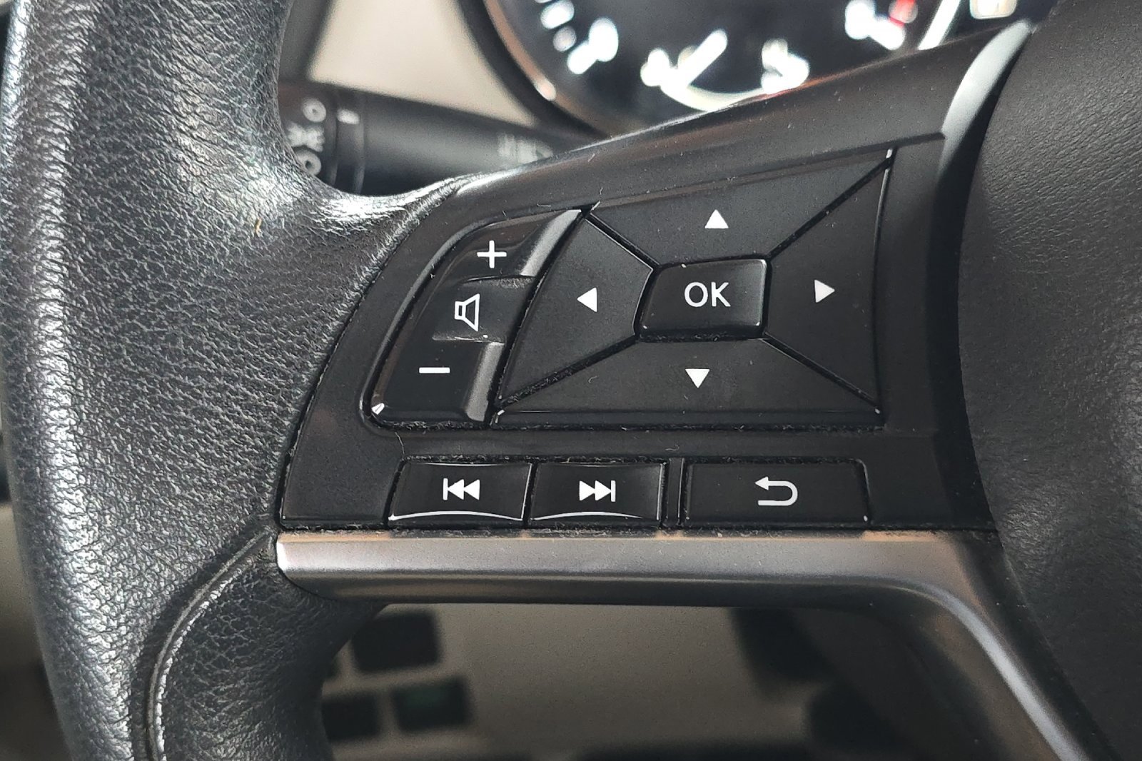 Used 2017 Nissan Rogue Sport SV image 32