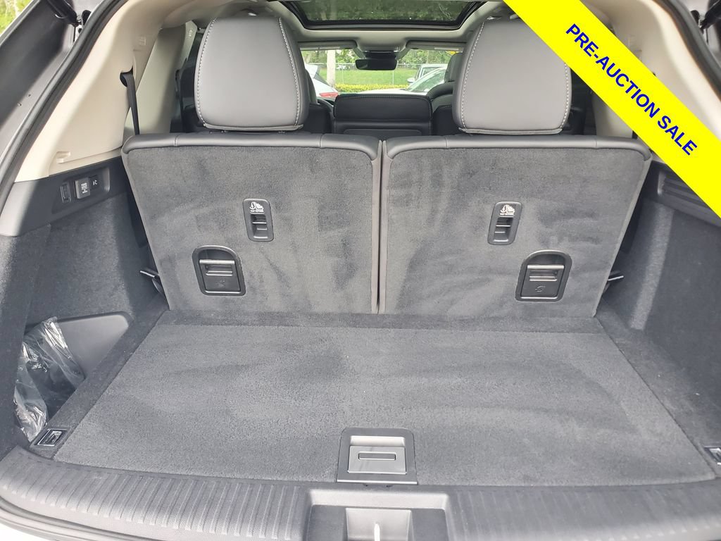 Used 2026 Acura MDX w/ Technology Package FWD image 8