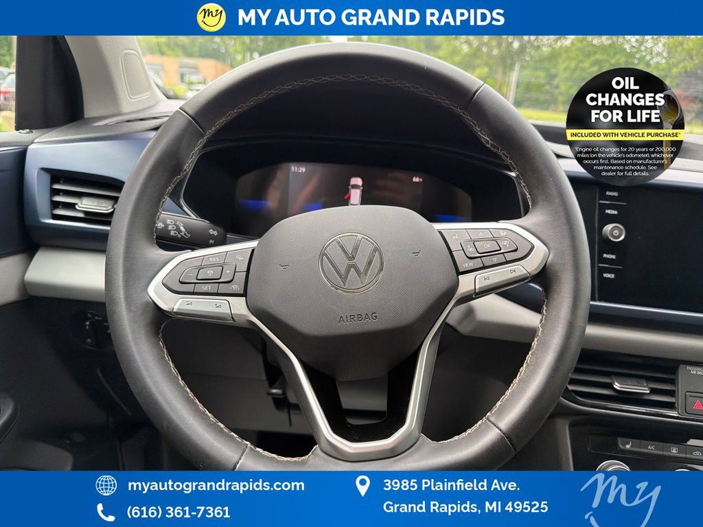 Used 2023 Volkswagen Taos SE w/ Panoramic Sunroof Package AWD/4WD image 14