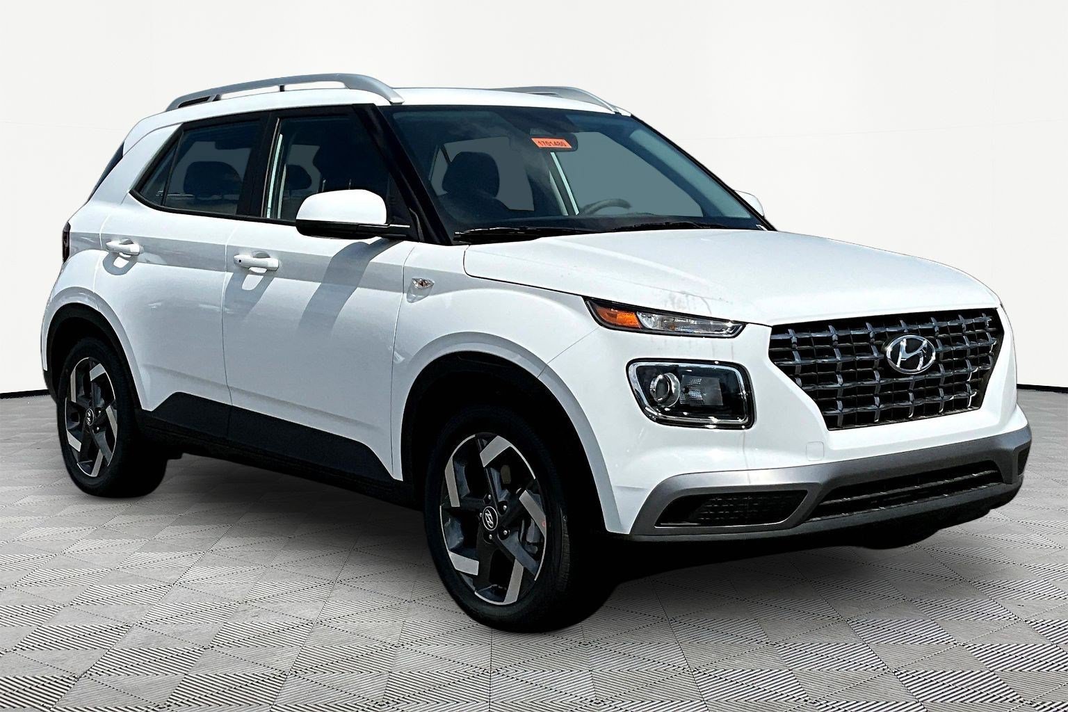 New 2026 Hyundai Venue SEL FWD image 3