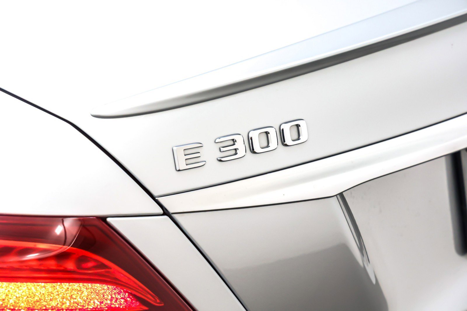 Used 2017 Mercedes-Benz E 300 image 9