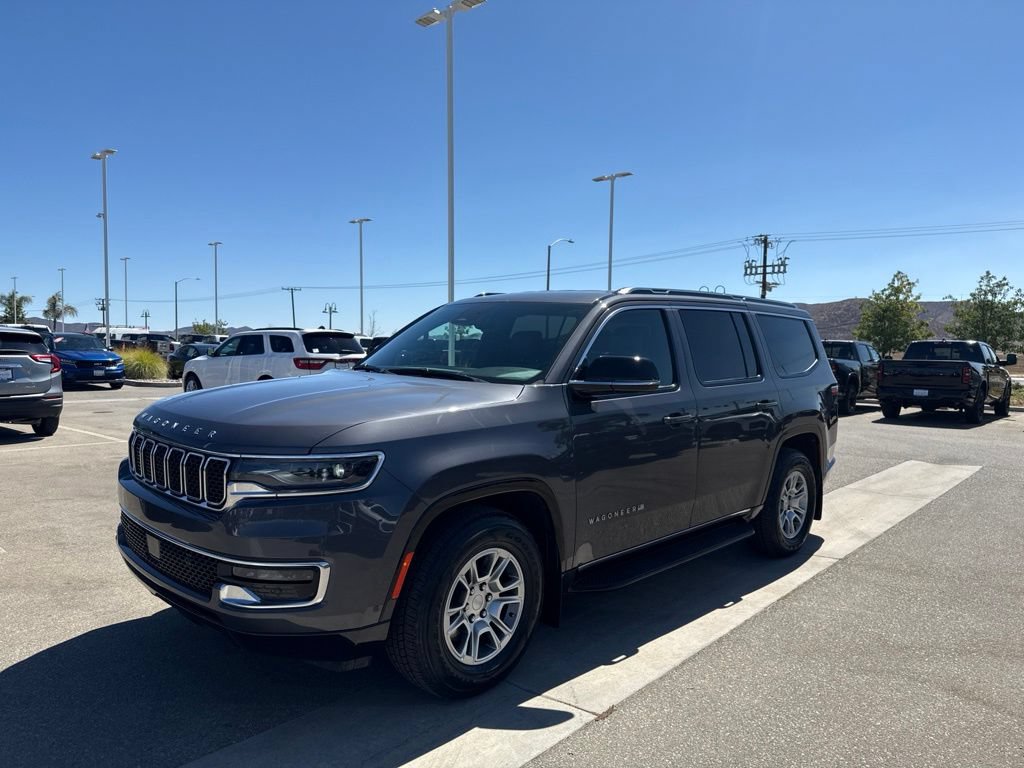 Used 2023 Jeep Wagoneer 4WD image 3