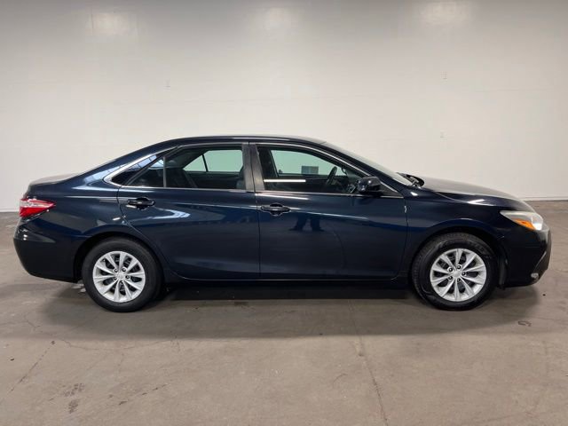 Used 2017 Toyota Camry LE image 2