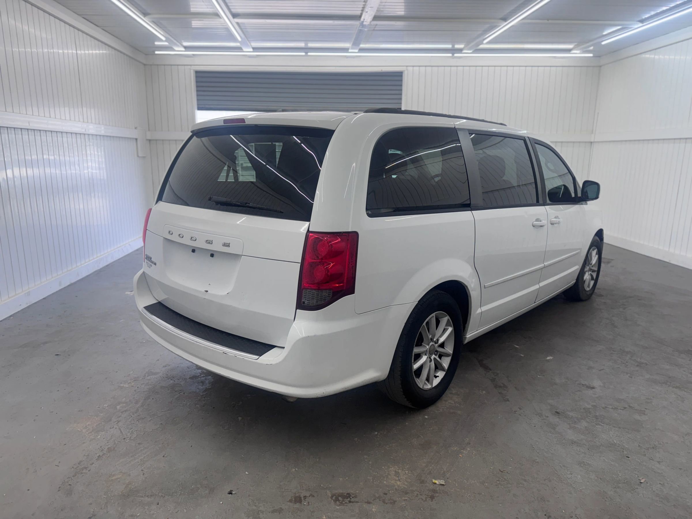 Used 2013 Dodge Grand Caravan SXT w/ UConnect Hands-Free Group image 5