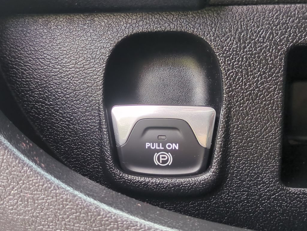 Used 2025 RAM ProMaster 2500 w/ U-Haul Equipment Group FWD image 22