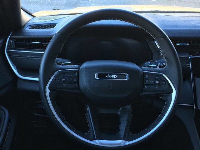 Used 2024 Jeep Grand Cherokee L Laredo w/ Luxury Tech Group I image 10