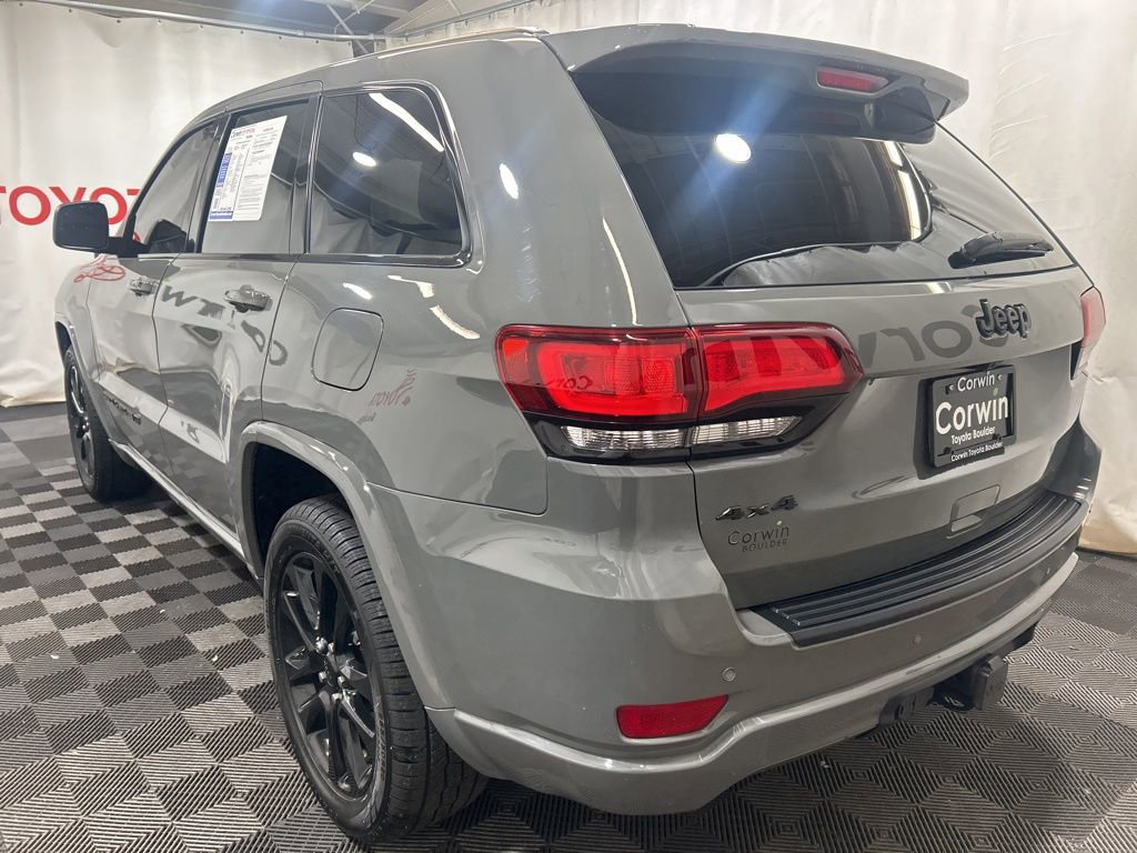 Used 2022 Jeep Grand Cherokee Laredo X AWD/4WD image 5