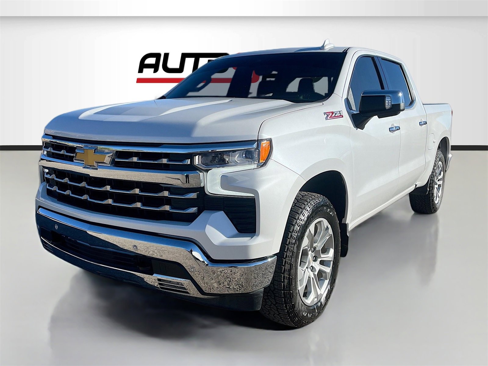 Used 2024 Chevrolet Silverado 1500 LTZ w/ Technology Package image 3
