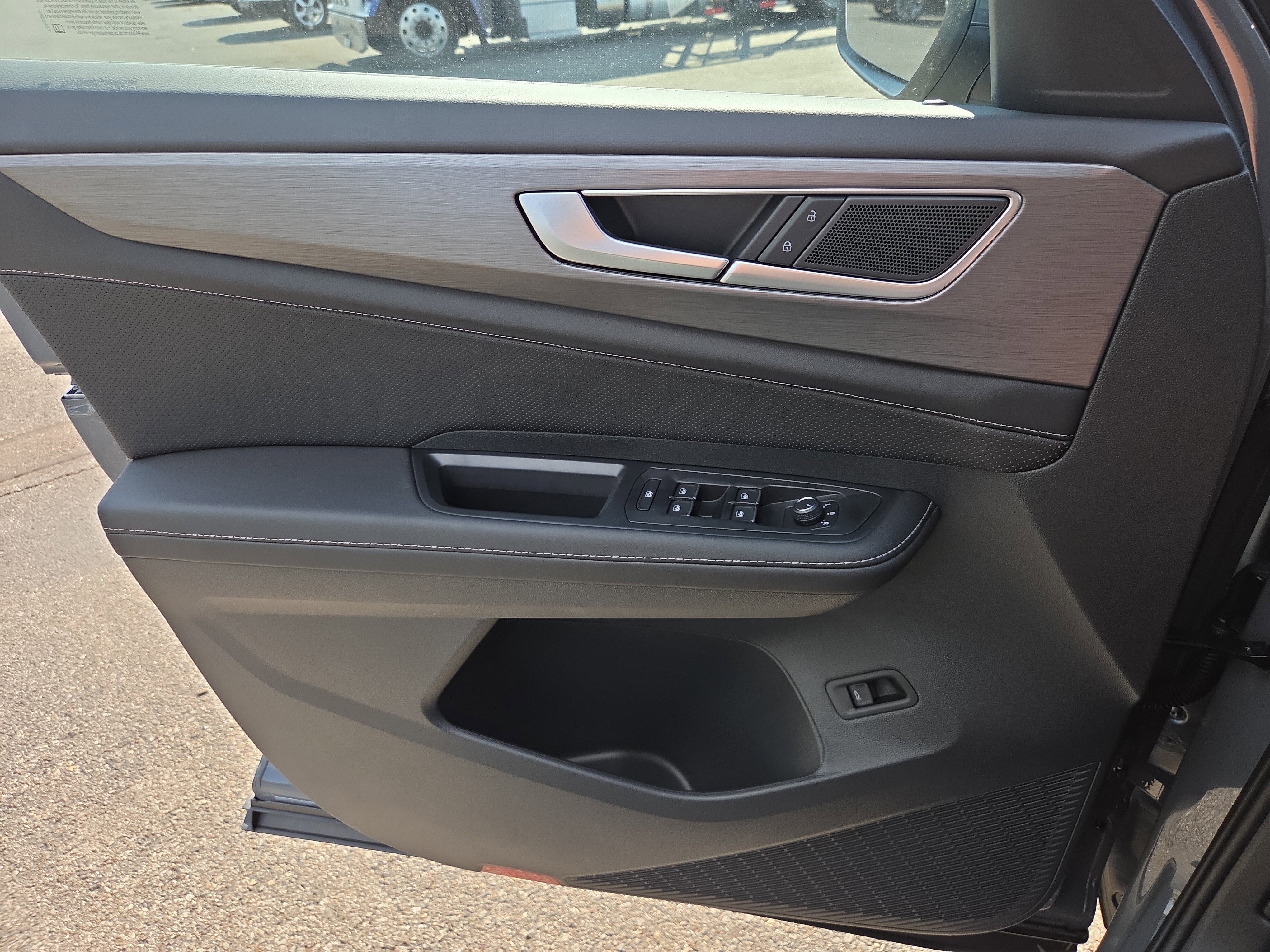 New 2026 Volkswagen Atlas Cross Sport SE image 9