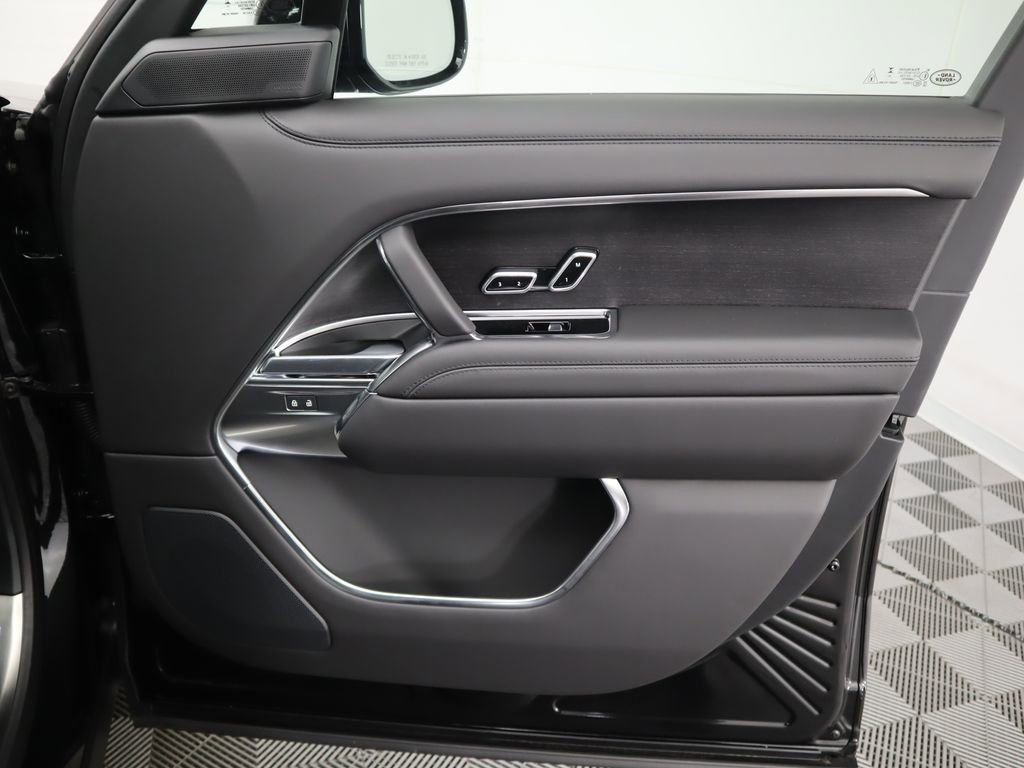 New 2026 Land Rover Range Rover SE image 26
