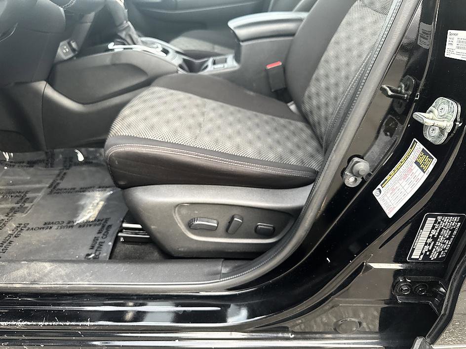 Used 2019 Nissan Rogue Sport SV w/ All-Weather Package image 18