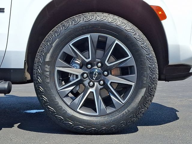Used 2023 Chevrolet Tahoe Z71 w/ Luxury Package AWD/4WD image 8