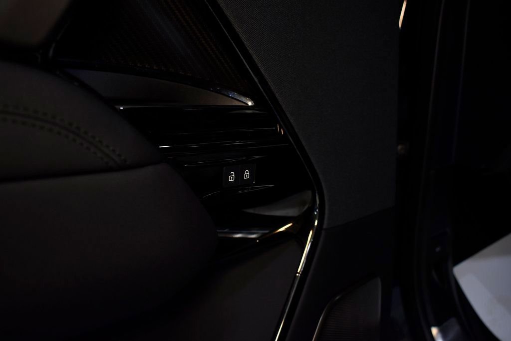 Used 2025 Land Rover Range Rover Sport SV Edition Two image 21