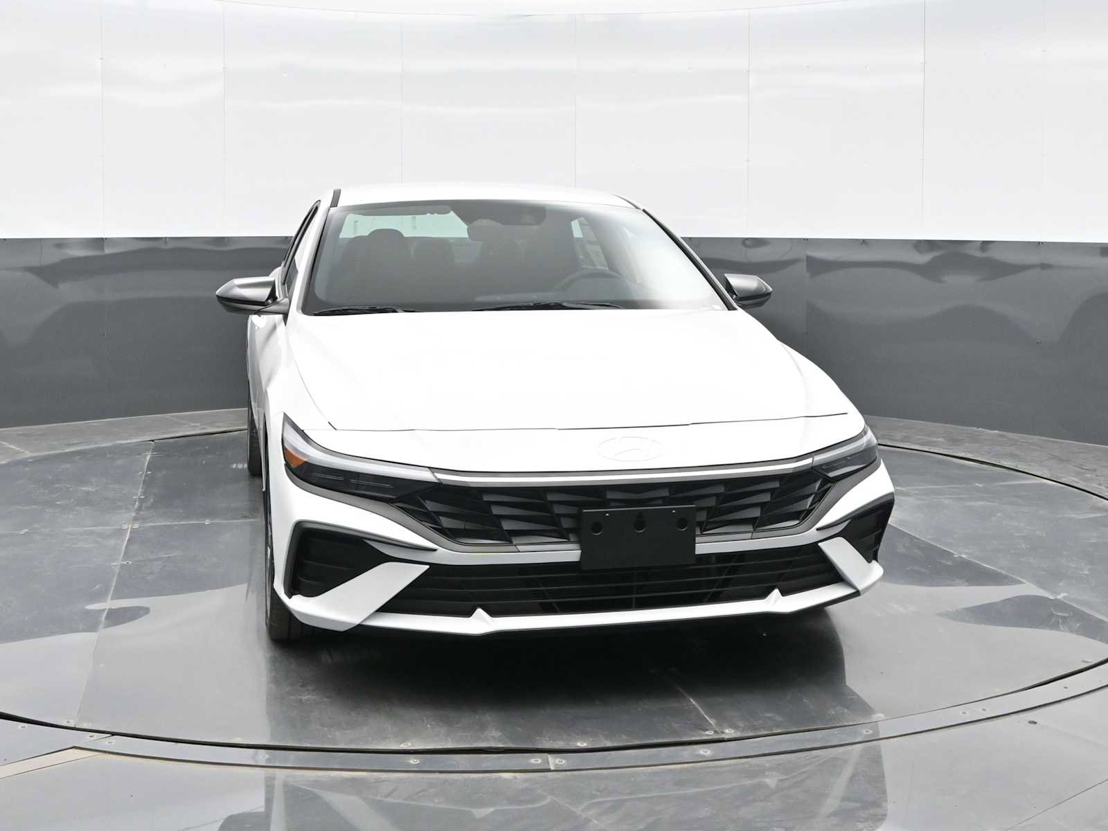 New 2025 Hyundai Elantra SEL video 2