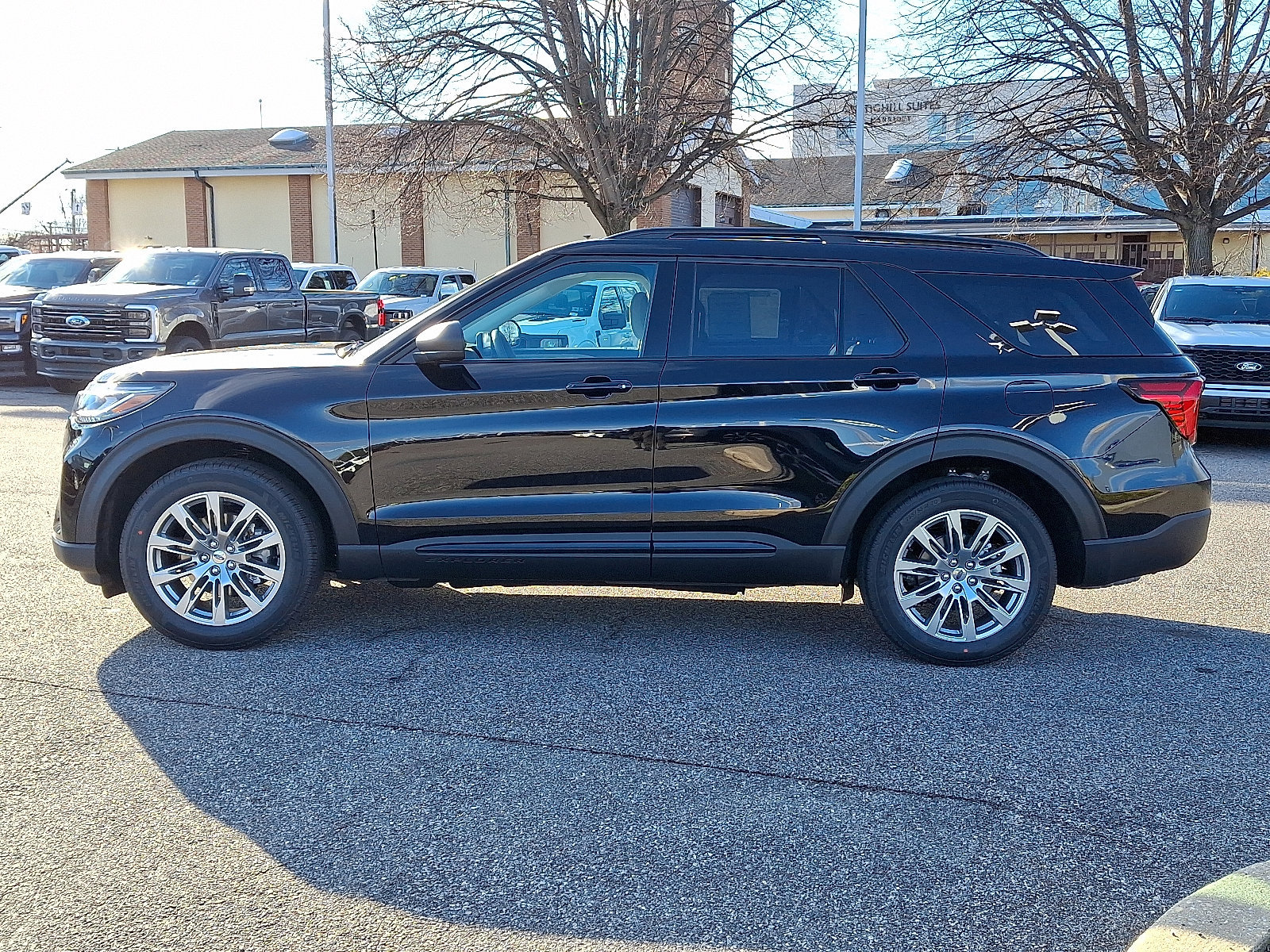 New 2026 Ford Explorer Active w/ Active Comfort Package AWD/4WD image 4