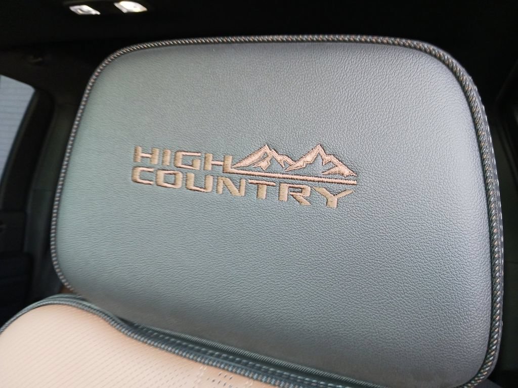 Used 2024 Chevrolet Silverado 2500 High Country w/ High Country Premium Package AWD/4WD image 30