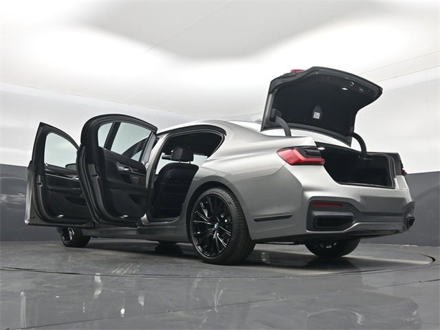 Used 2022 BMW 740i xDrive 740i xDrive w/ M Sport Package image 61