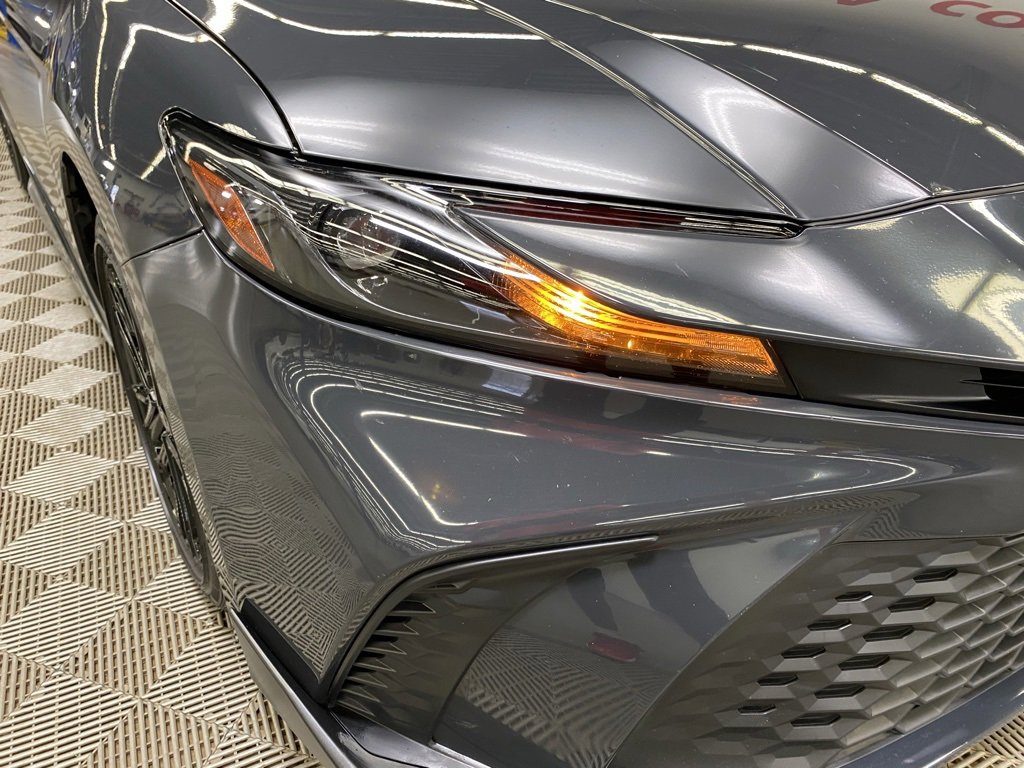 Used 2025 Toyota Camry Hybrid image 3