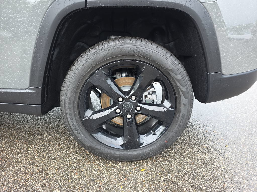 New 2027 Jeep Grand Cherokee Limited w/ Limited Altitude Package AWD/4WD image 34