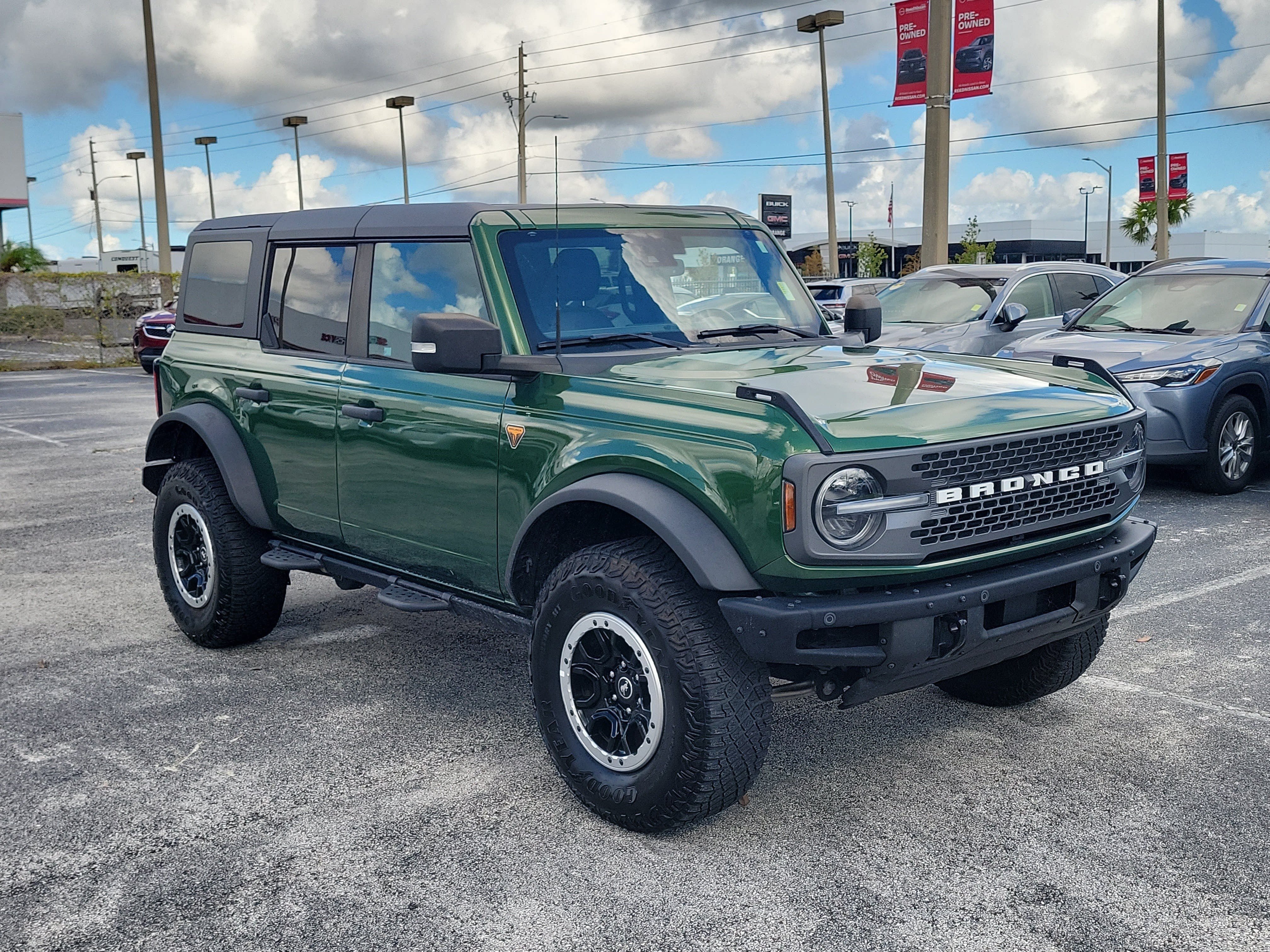 Used 2023 Ford Bronco Badlands AWD/4WD image 3