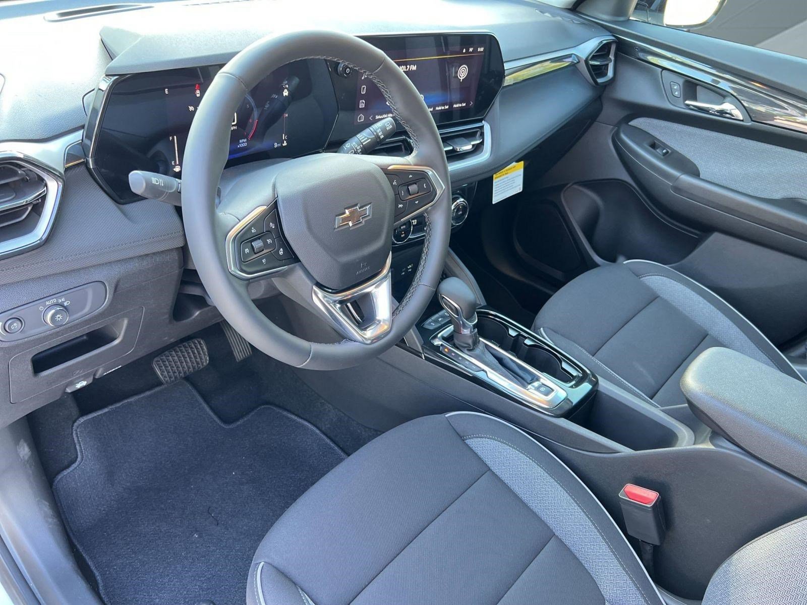 New 2026 Chevrolet TrailBlazer LT w/ Convenience Package FWD image 4