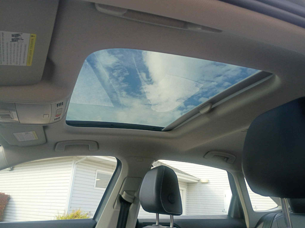 Used 2023 Volkswagen Jetta SE w/ Panoramic Sunroof Package image 13