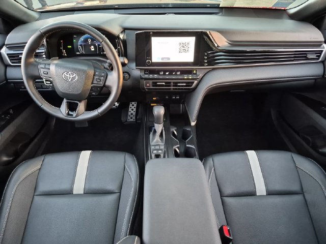 Used 2026 Toyota Camry SE FWD image 12