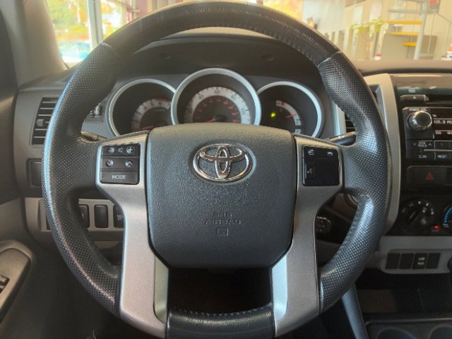 Used 2012 Toyota Tacoma 4x4 Access Cab w/ SR5 Pkg image 19