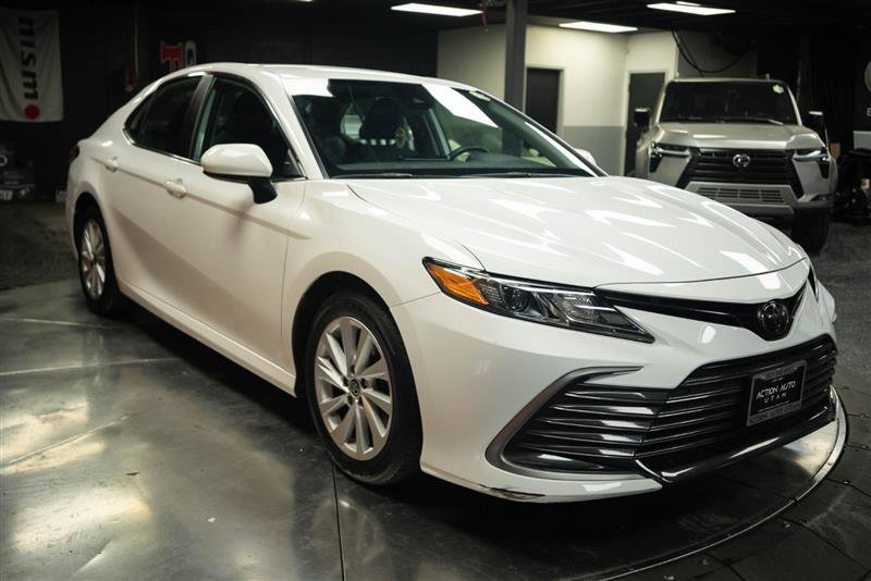 Used 2023 Toyota Camry LE FWD image 5