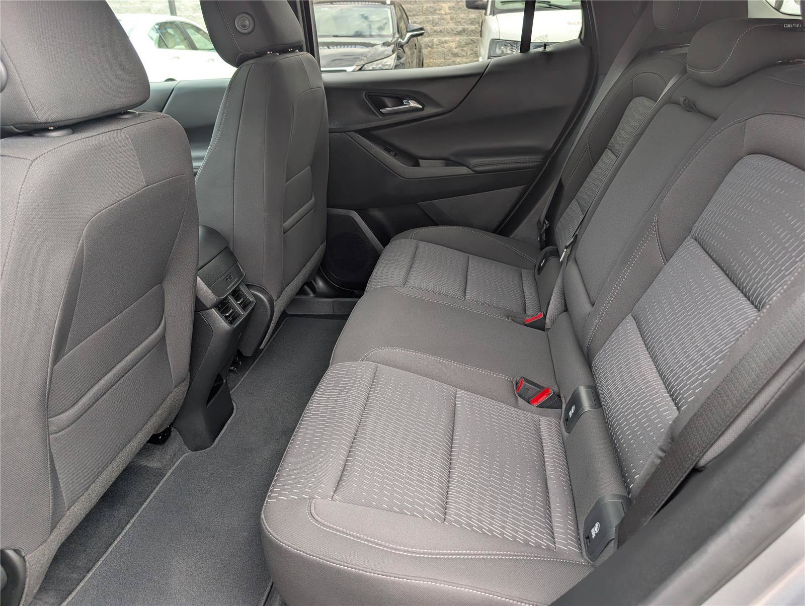 Used 2025 Chevrolet Equinox LT AWD/4WD image 14