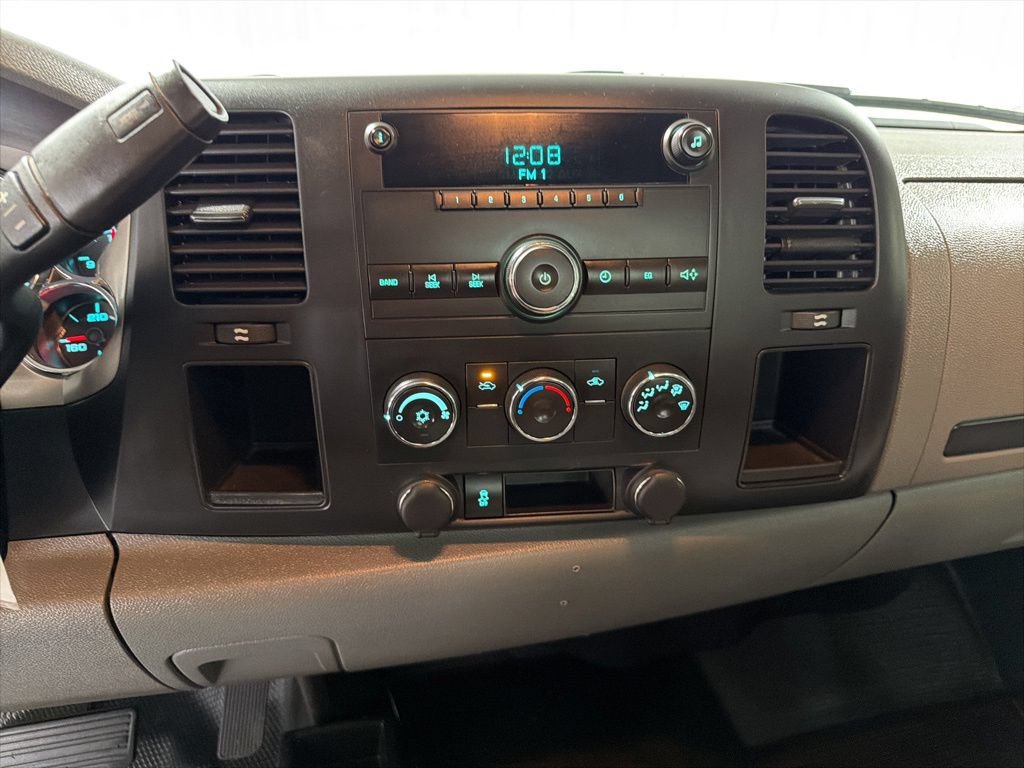 Used 2014 Chevrolet Silverado 2500 W/T AWD/4WD image 23