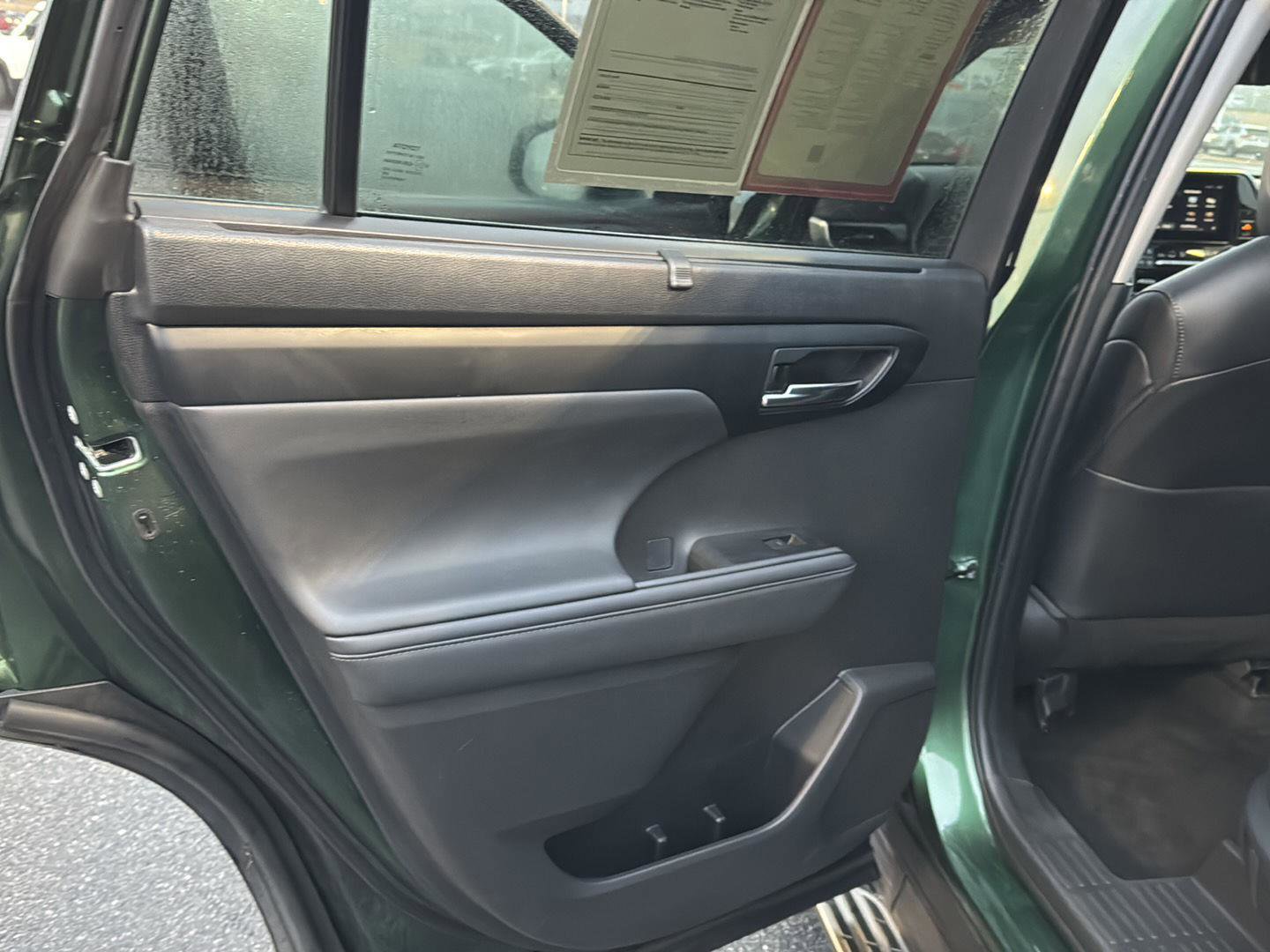 Certified 2023 Toyota Highlander XLE image 15