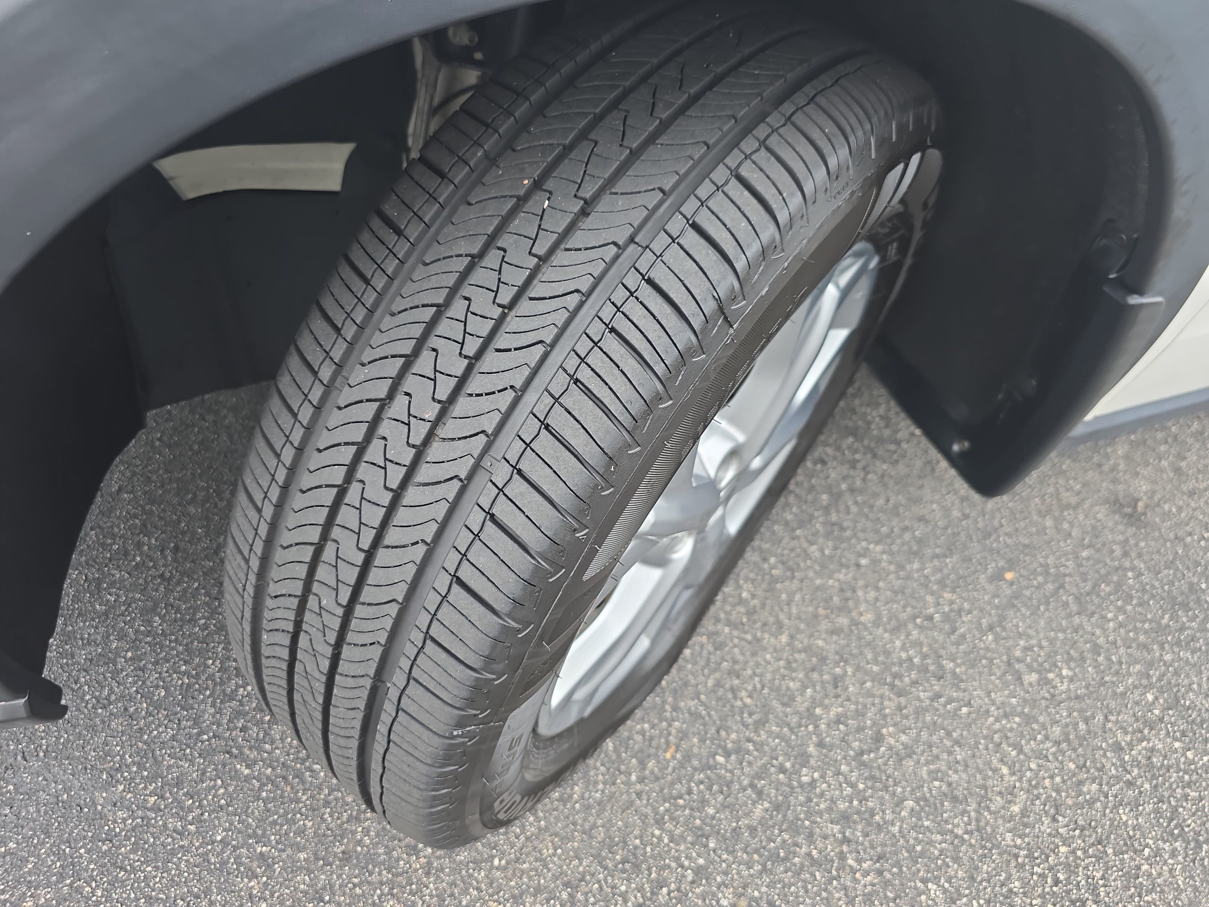 Certified 2025 Honda HR-V LX image 30