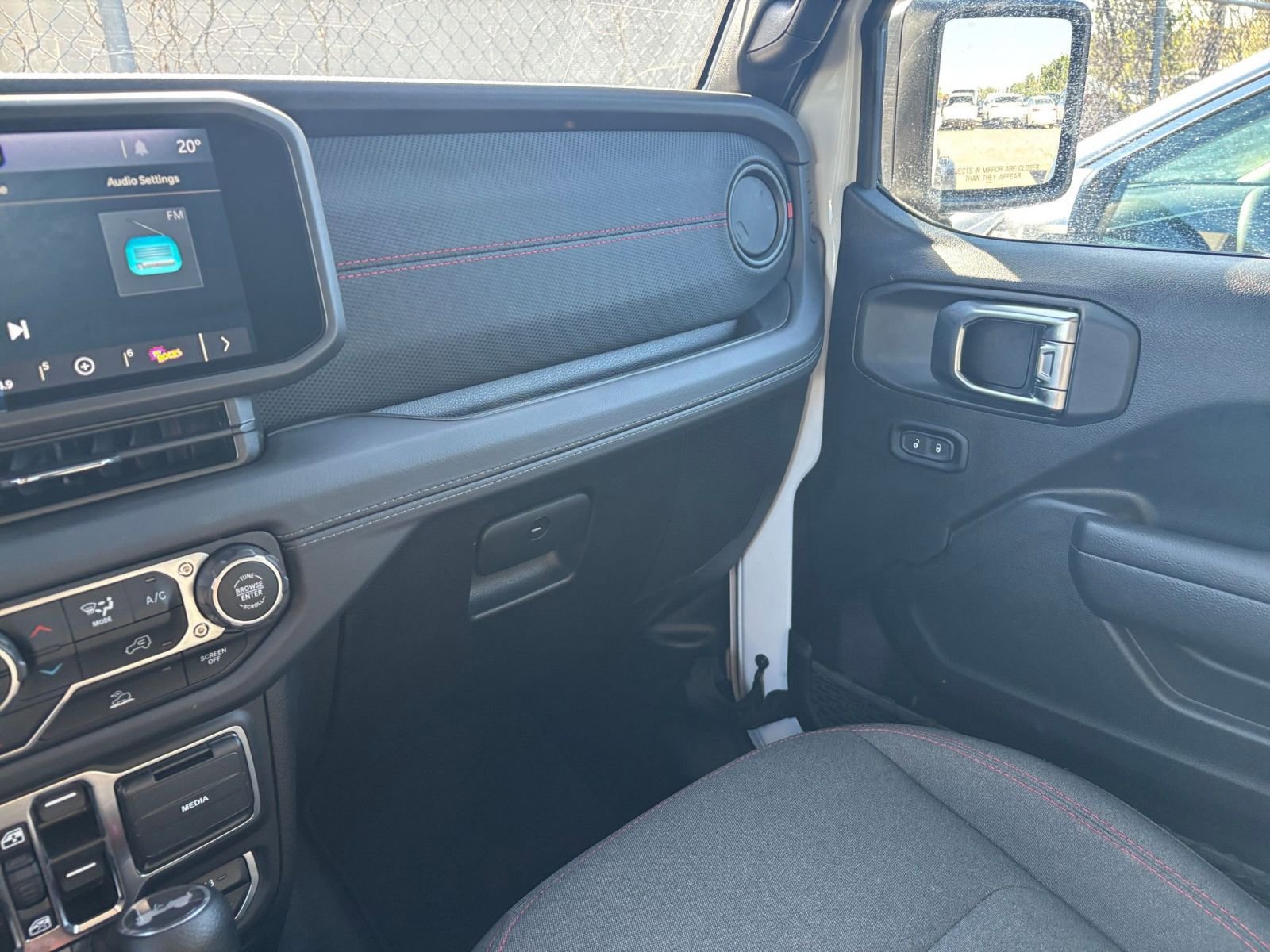 Used 2025 Jeep Wrangler Unlimited Rubicon image 34