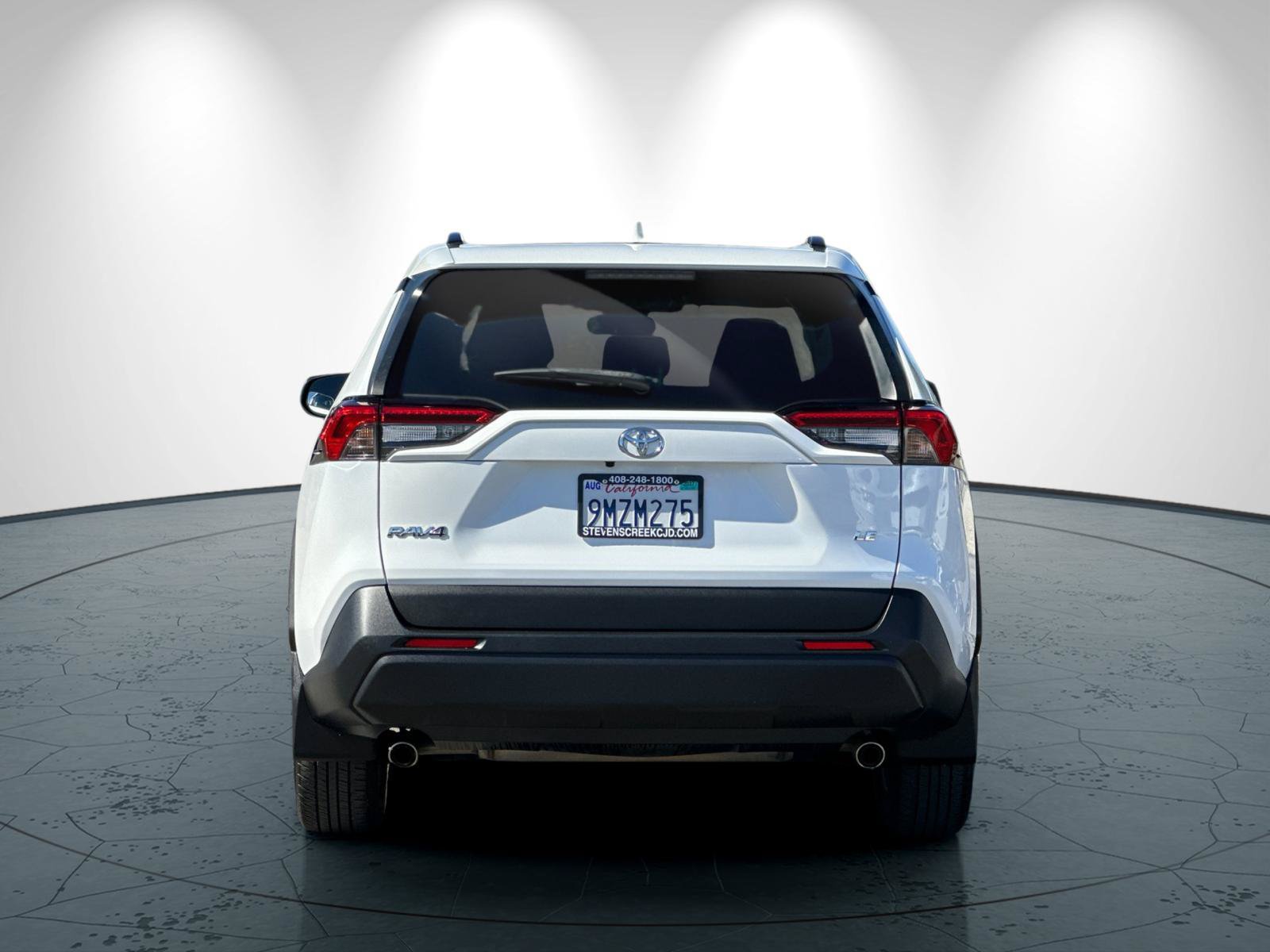Used 2021 Toyota RAV4 LE FWD image 5